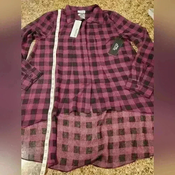 Women's Storee Black and Wine Checkered Sheer LS Long Tail Blouse Sz M - Picture 7 of 8